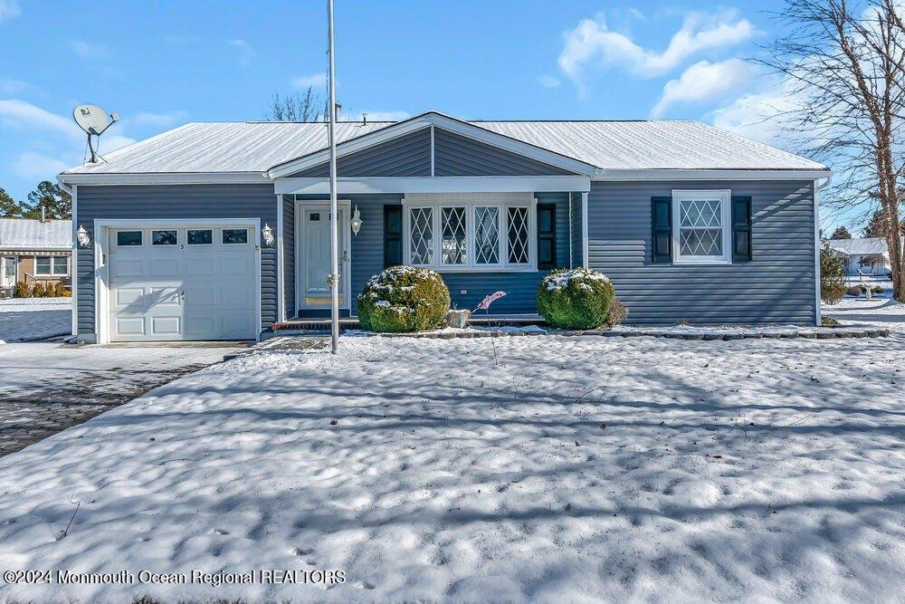 Bedford Ct, Toms River, NJ 08757