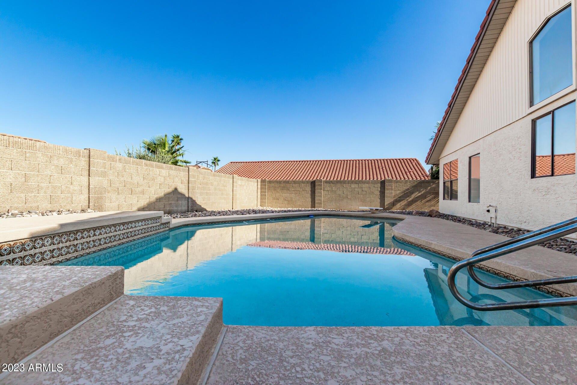 S 39th Pl, Phoenix, AZ 85044