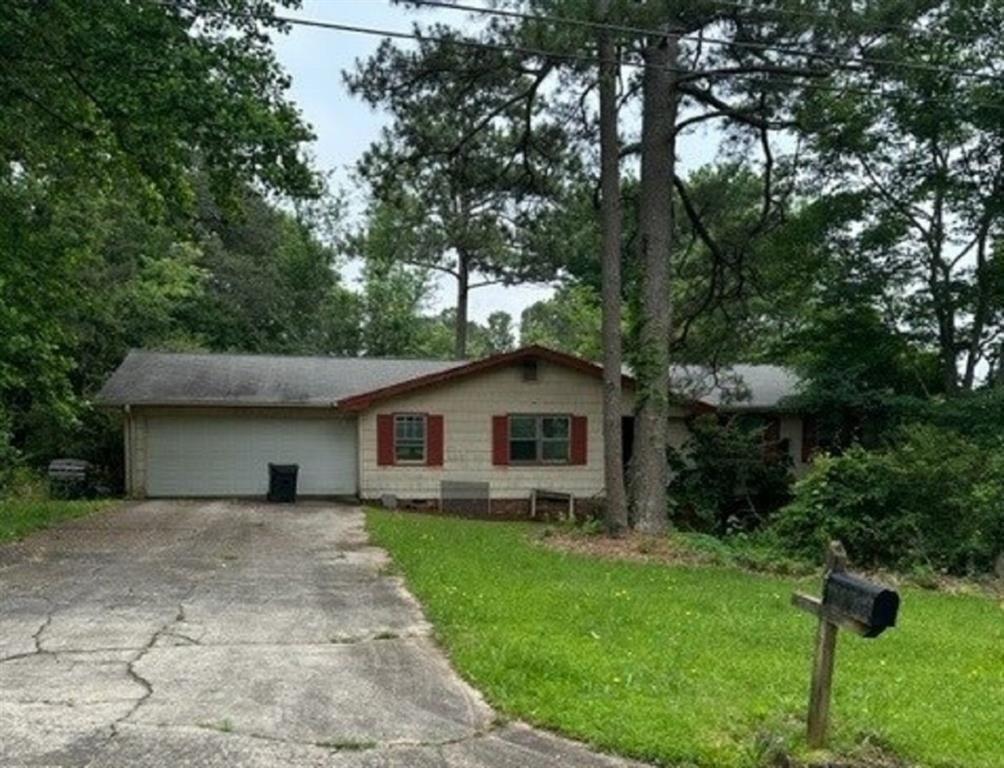 Bernice Dr, Lawrenceville, GA 30045