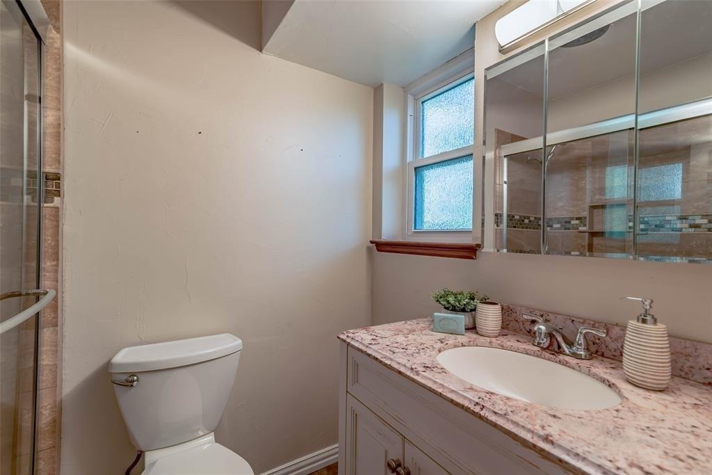 Knoxville Dr, Bedford, TX 76022