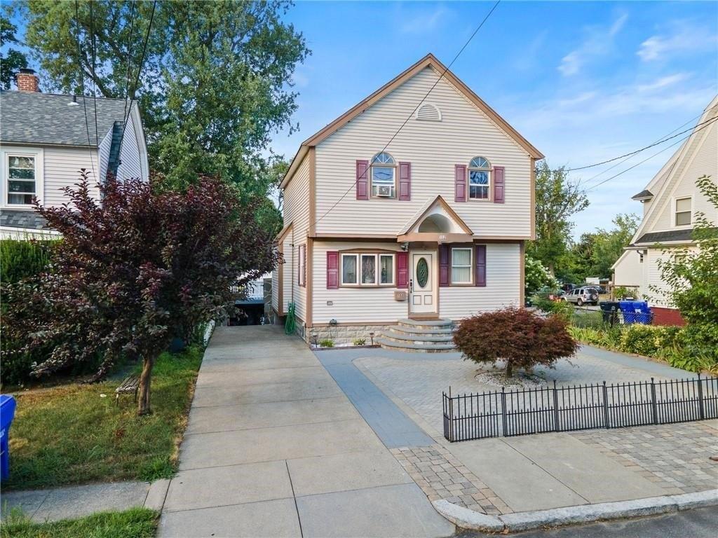 Williams Ave, East Providence, RI 02914