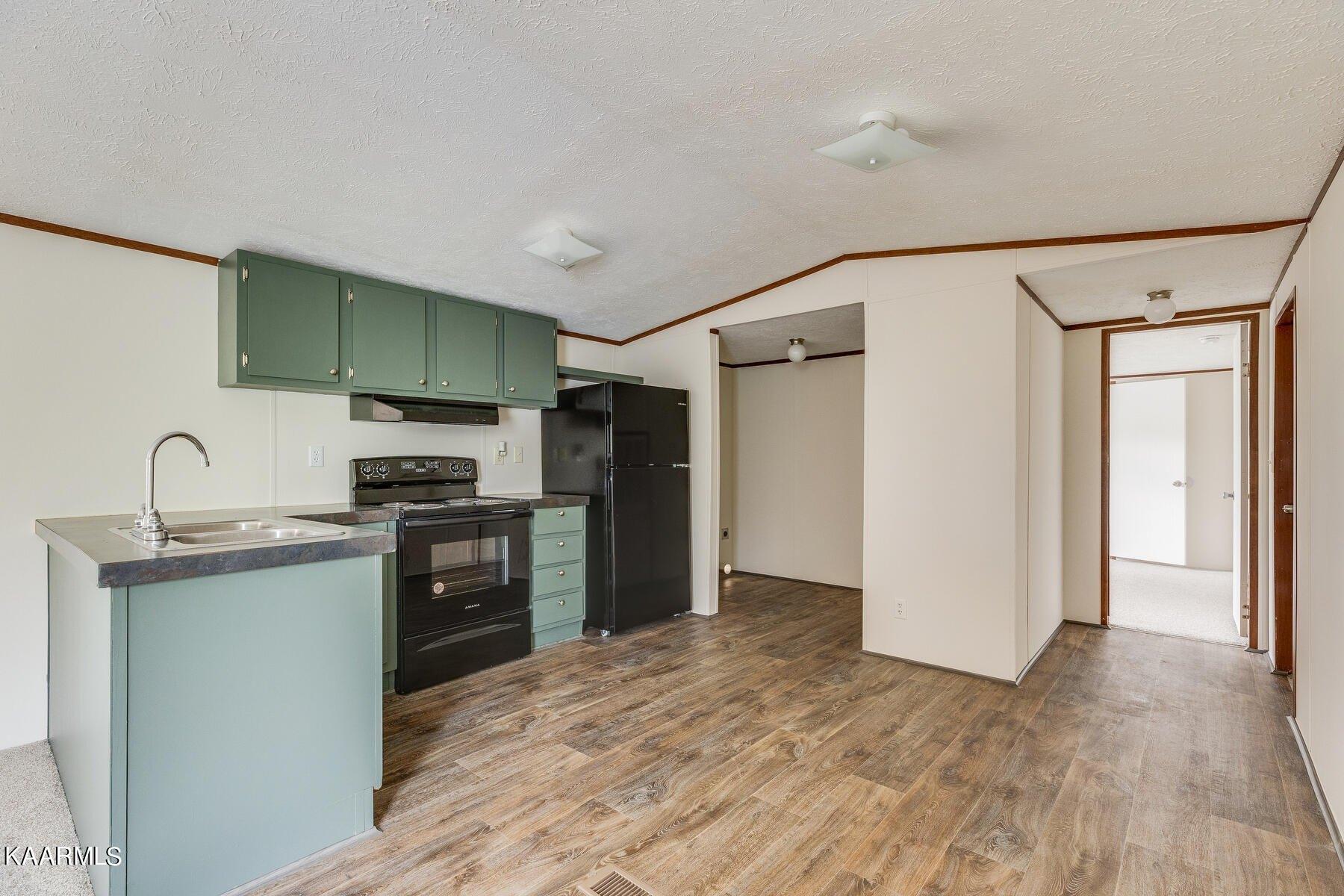 Ernie Dr, Kingsport, TN 37660