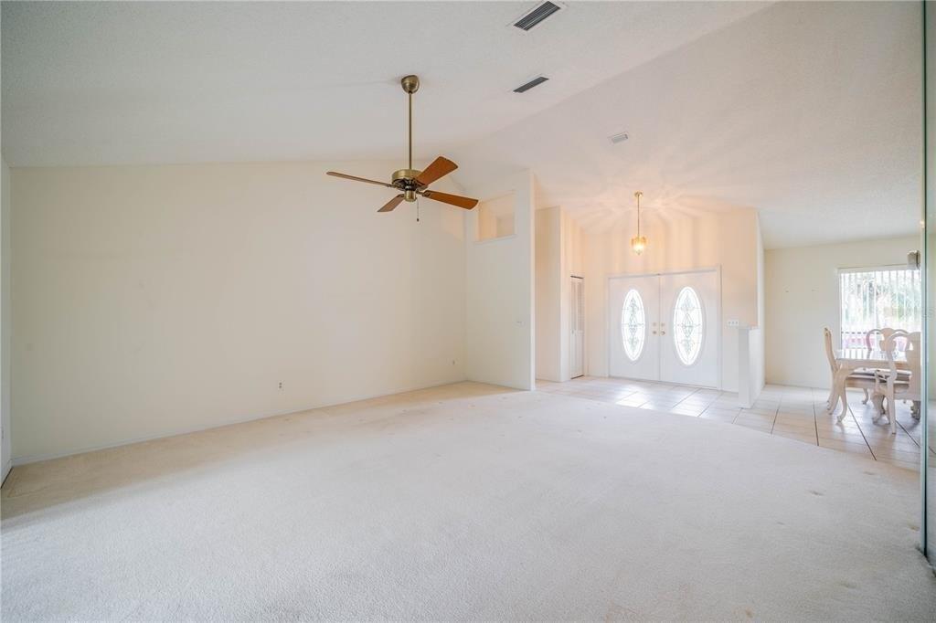 W View Dr, Sun City Center, FL 33573