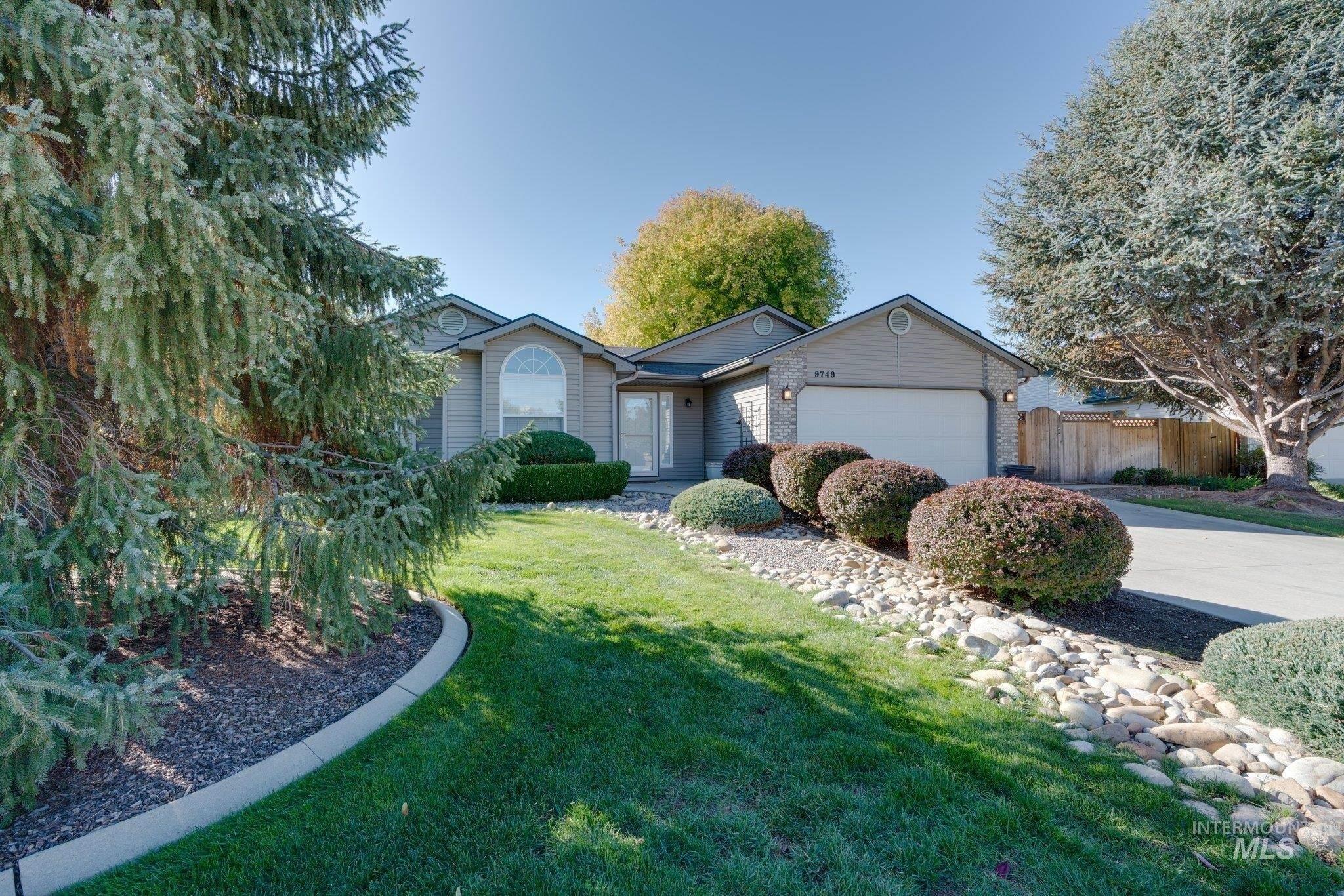 W Leo Dr, Boise, ID 83709
