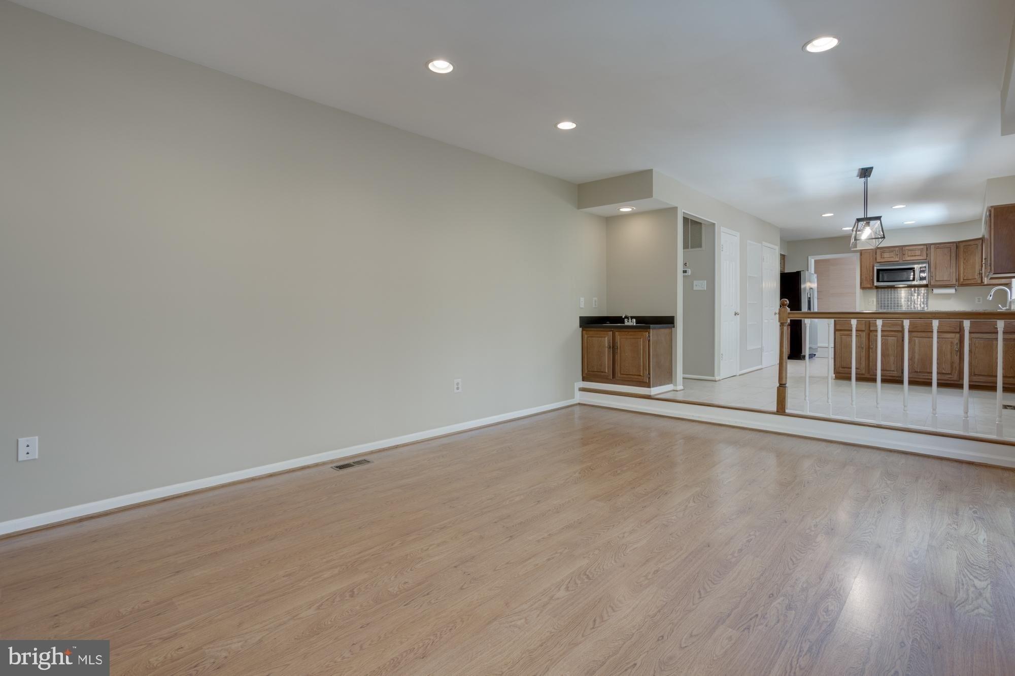 Red Spruce Rd, Fairfax, VA 22032