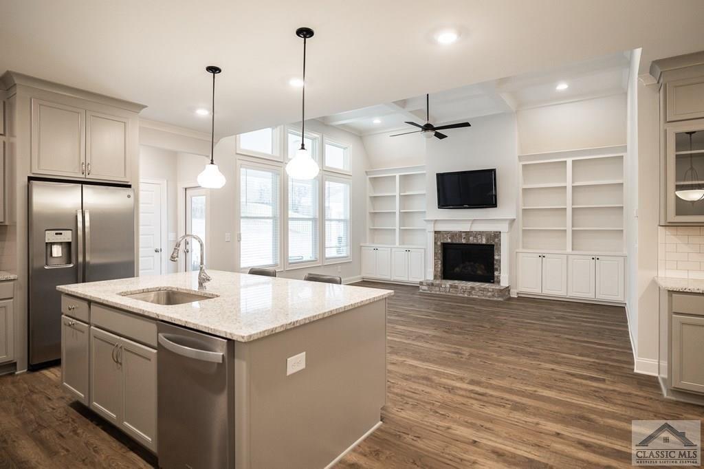 Edgewater Dr, Athens, GA 30605