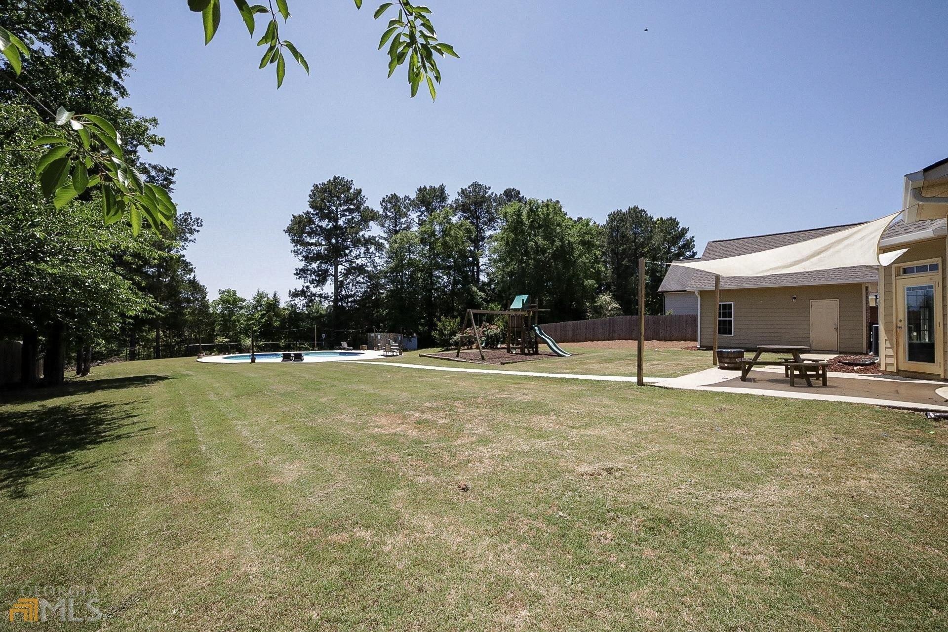 Rock Ct, Loganville, GA 30052