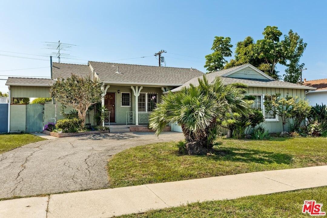 Berryman Ave, Los Angeles, CA 90066