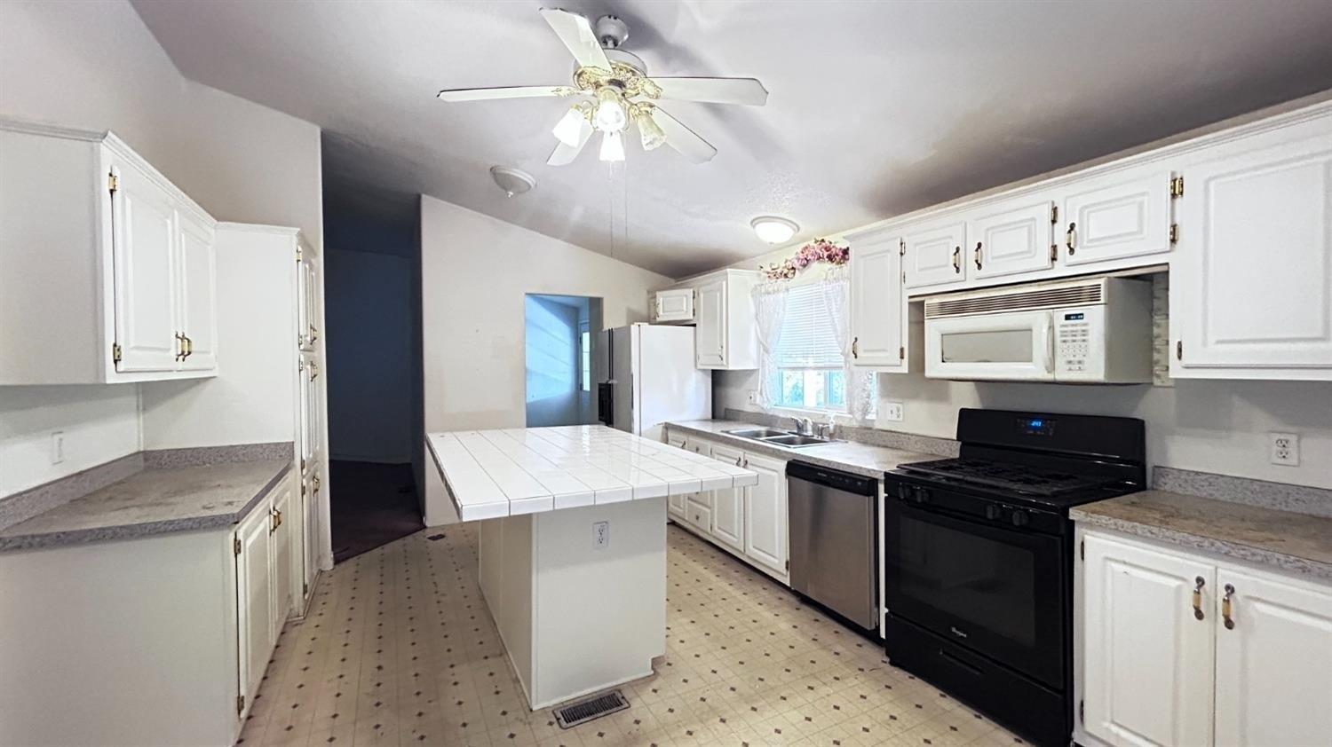41st St, Sacramento, CA 95819