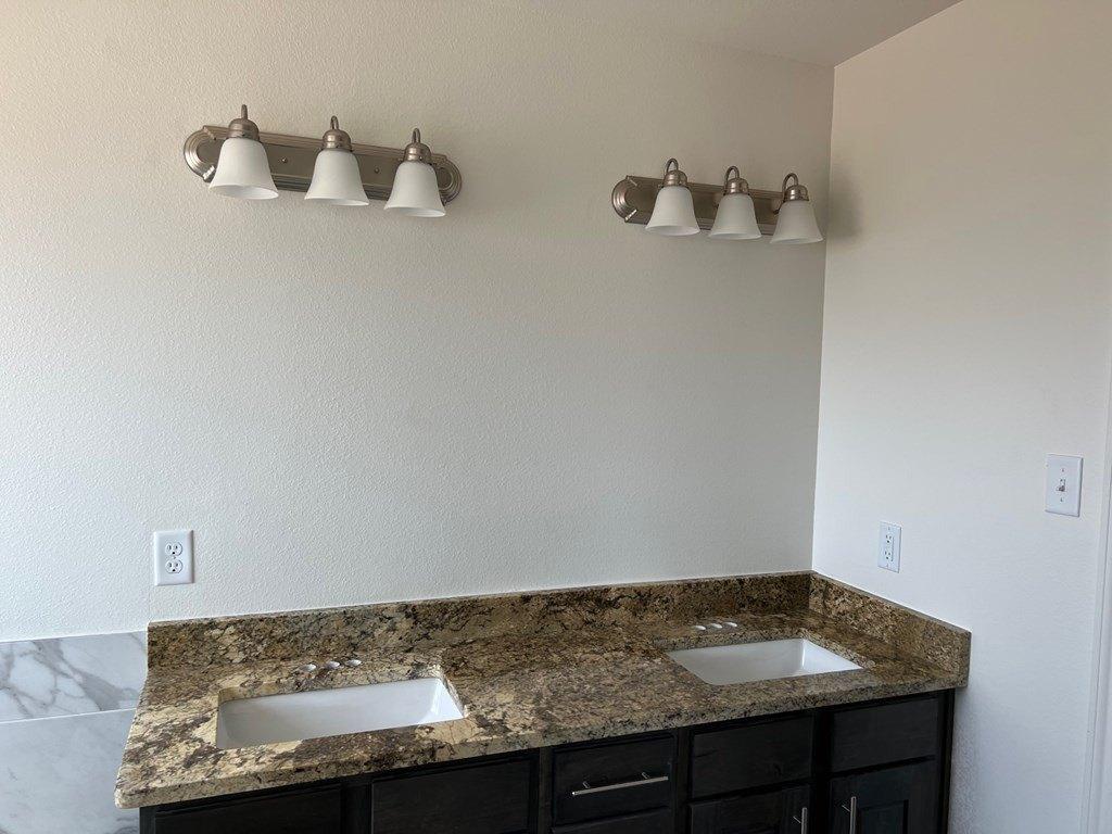 Case Ave, San Angelo, TX 76904