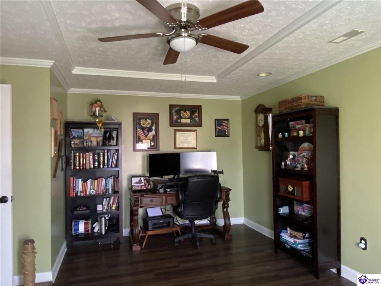 Oak St, Elizabethtown, KY 42701