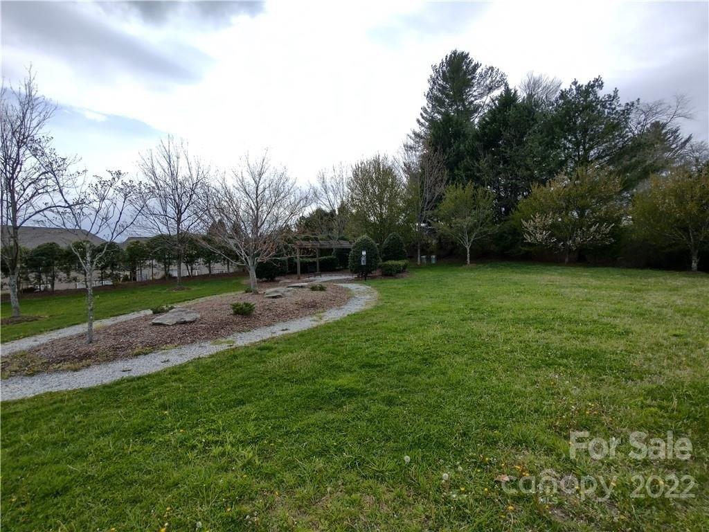 Morningside Ln, Hendersonville, NC 28792