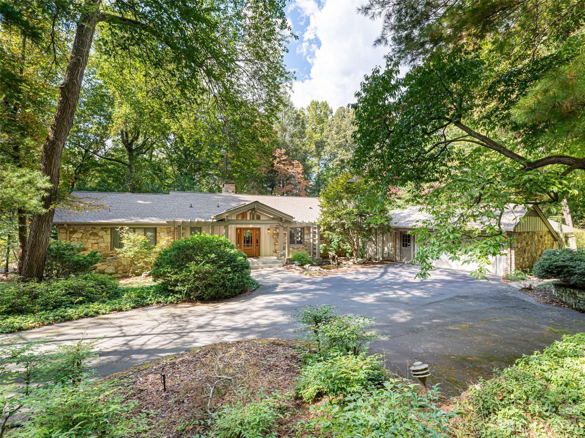 Holly Hill Rd, Asheville, NC 28803