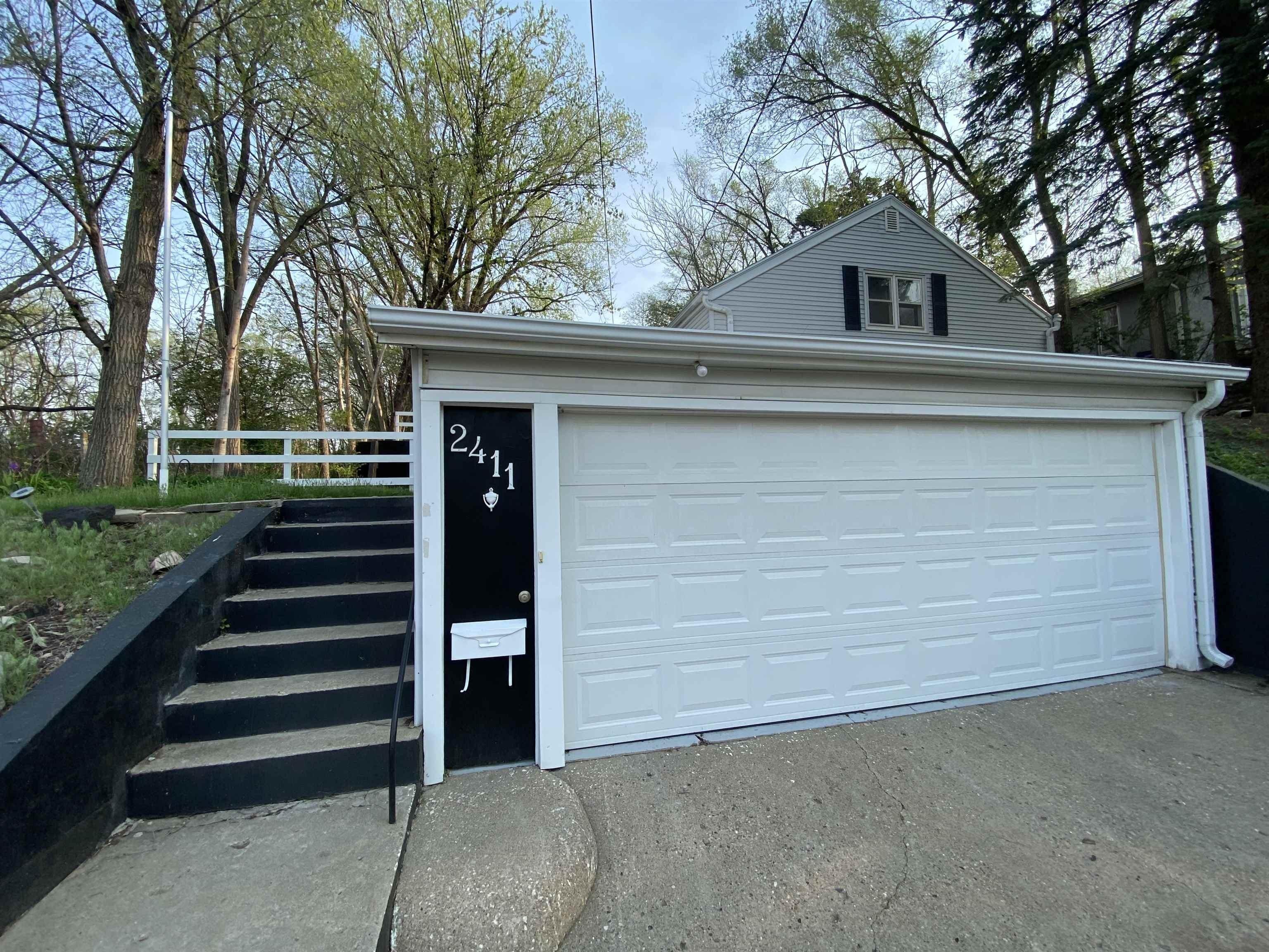 Villa Ave, Sioux City, IA 51103