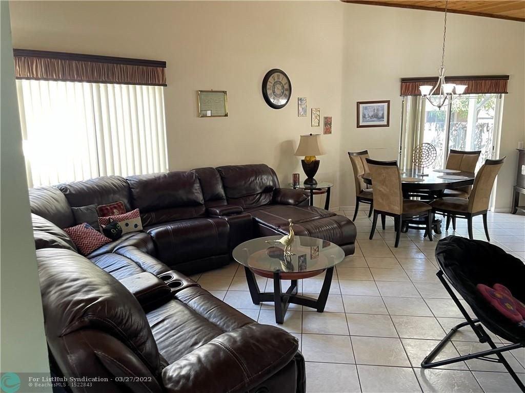Sw 112th Ave, Pembroke Pines, FL 33025
