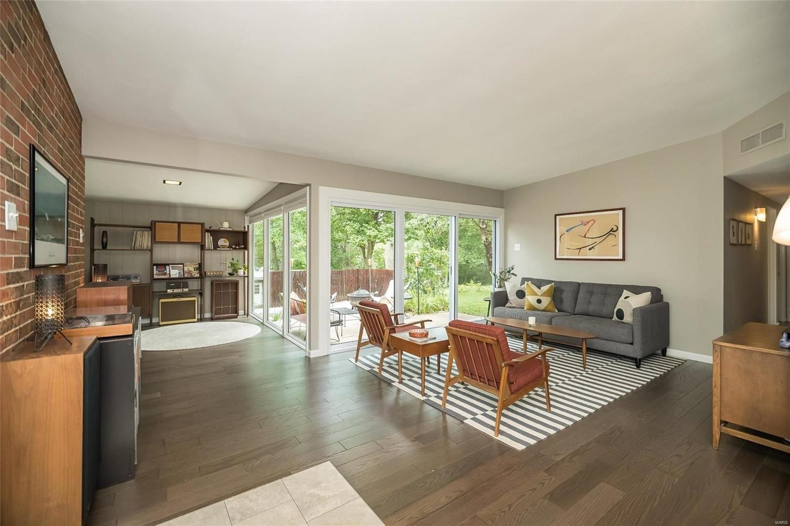 Saint Giles Rd, Saint Louis, MO 63122