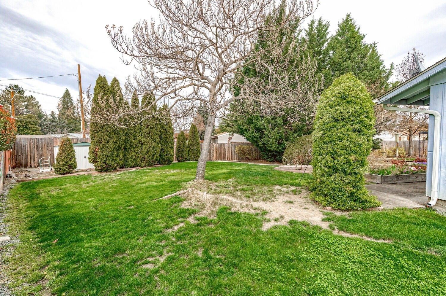 Camellia Ave, Medford, OR 97504