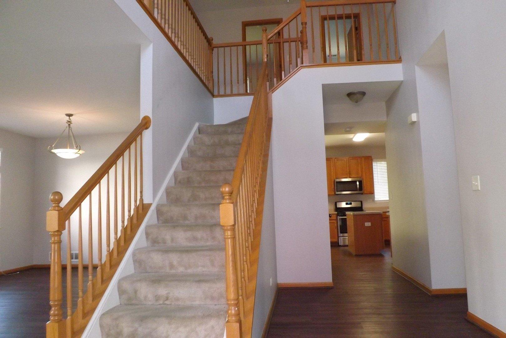 W Mara Lynn Ct, Round Lake, IL 60073