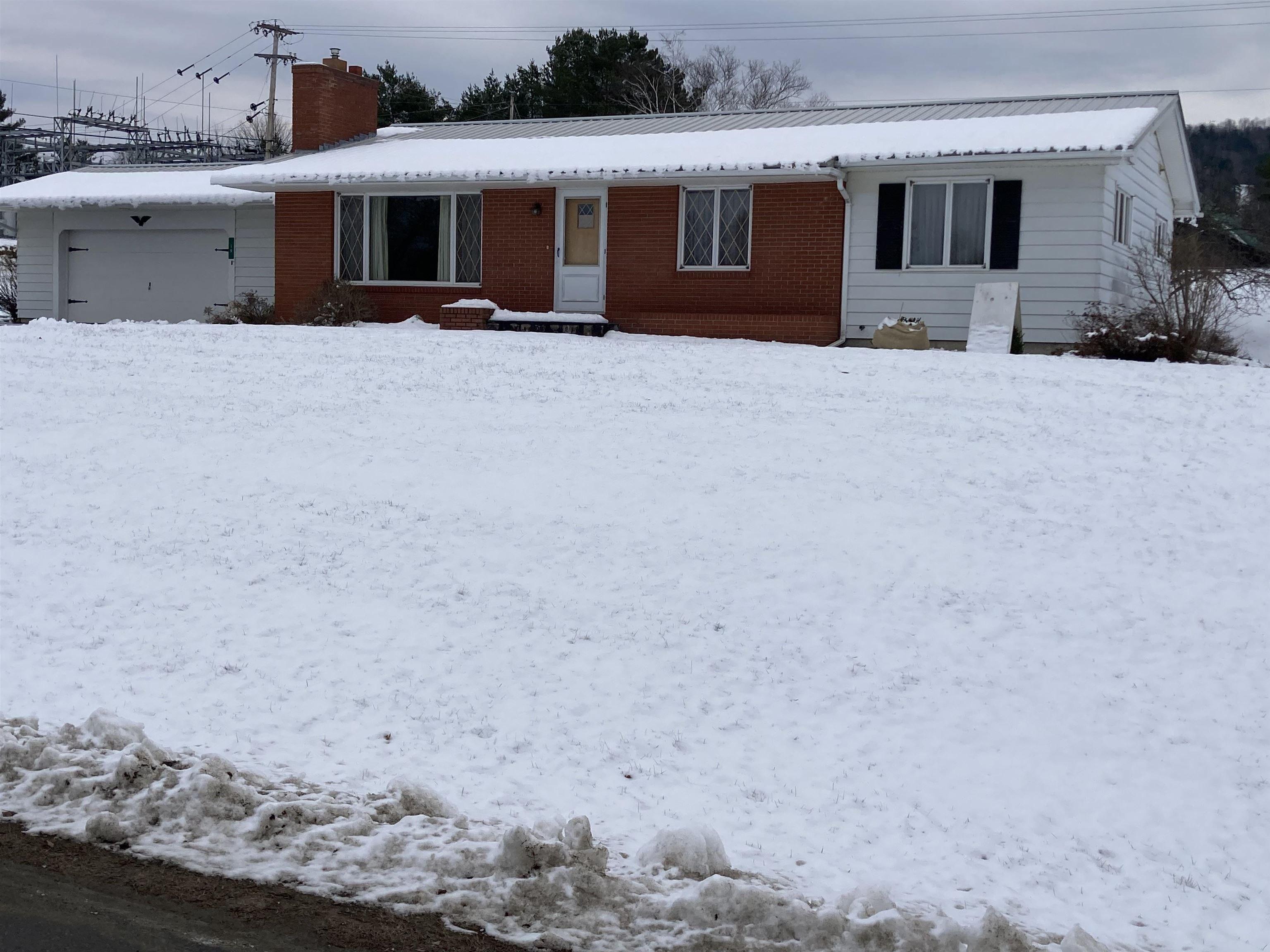Smiths Rd, Lyndonville, VT 05851