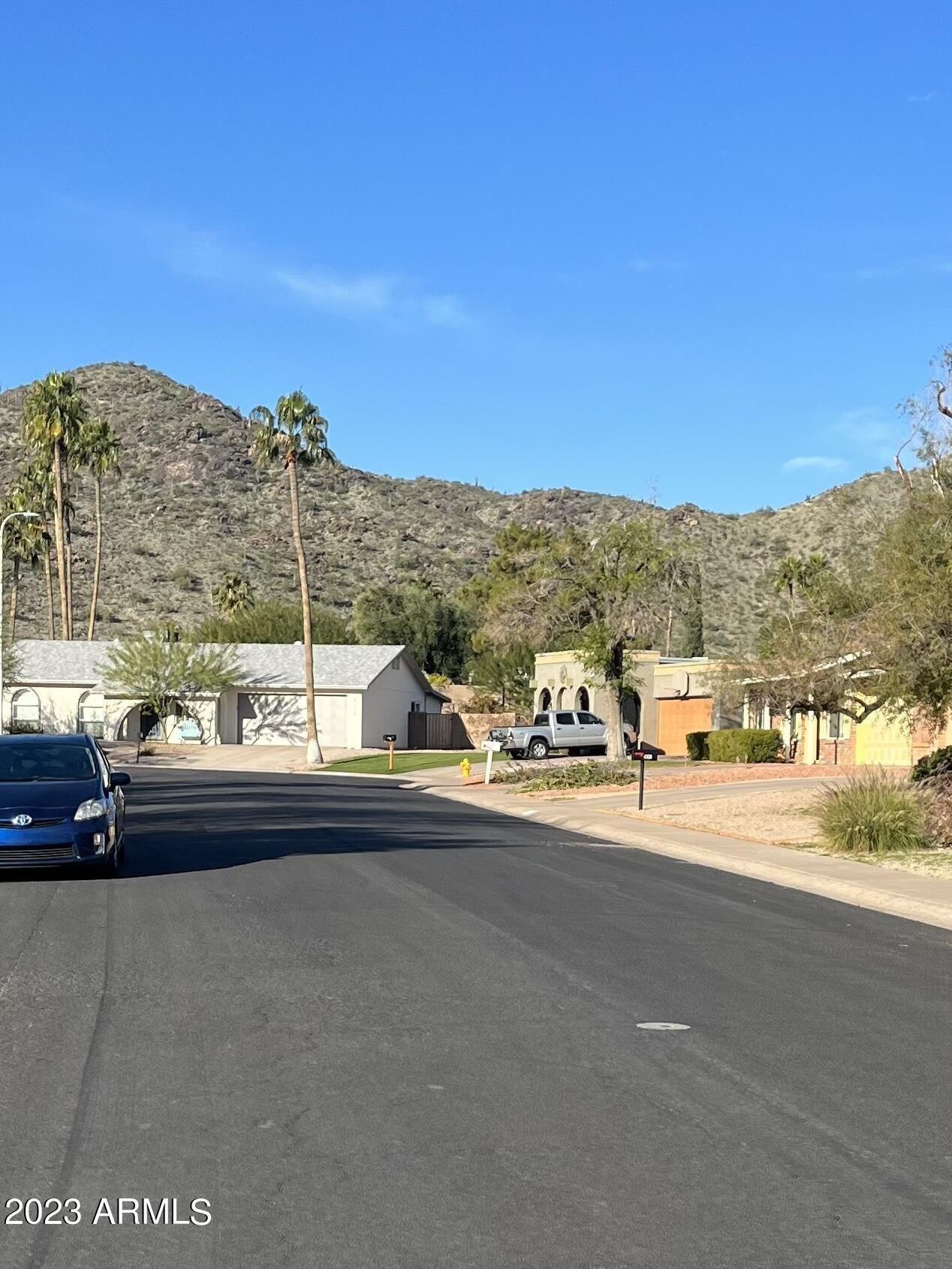E Sunrise Dr, Phoenix, AZ 85044
