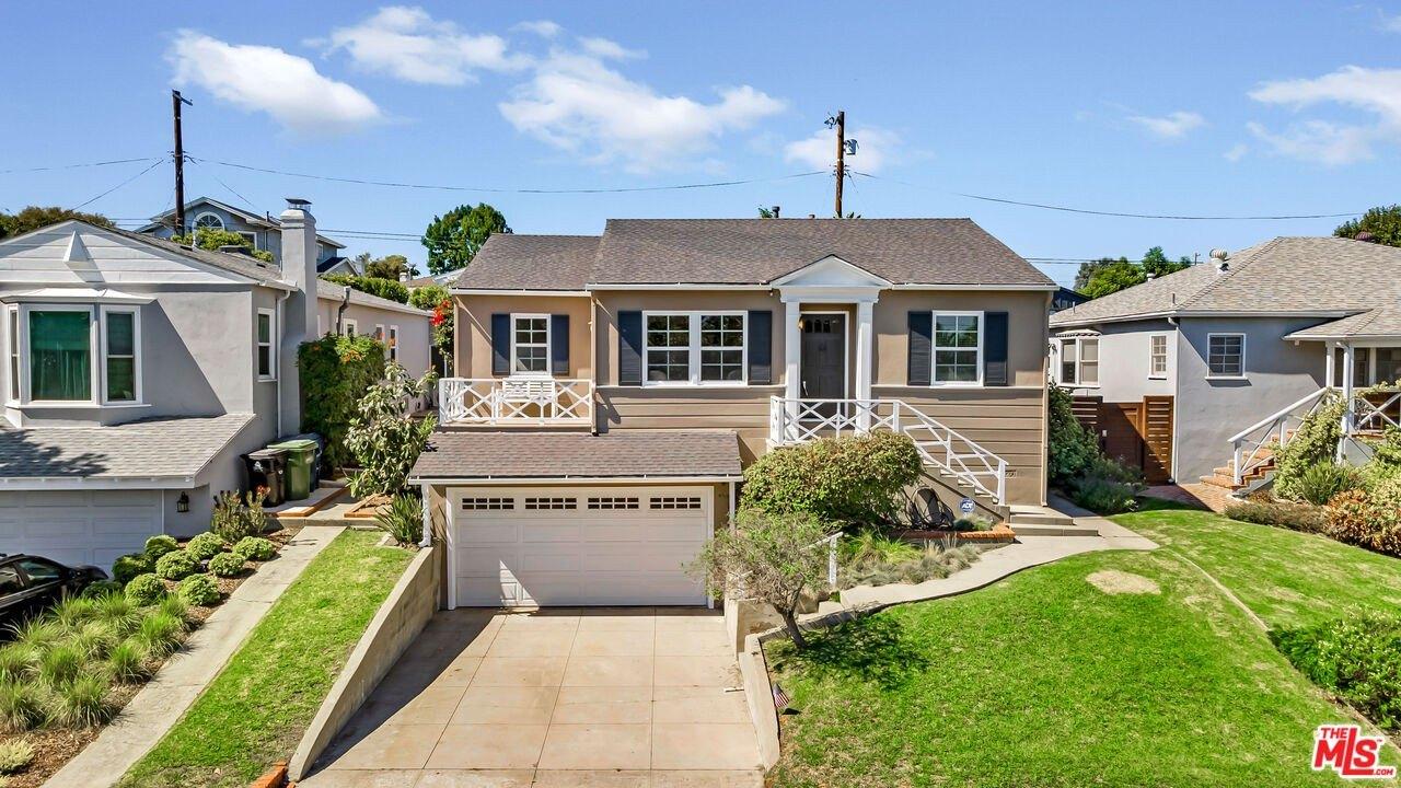 Truxton Ave, Los Angeles, CA 90045