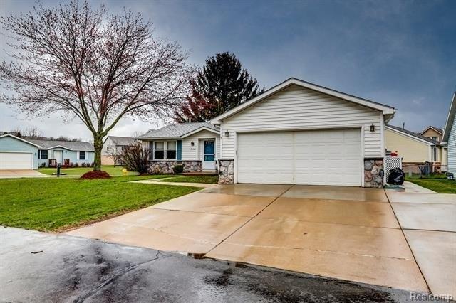 Emerald Ln W, Westland, MI 48185