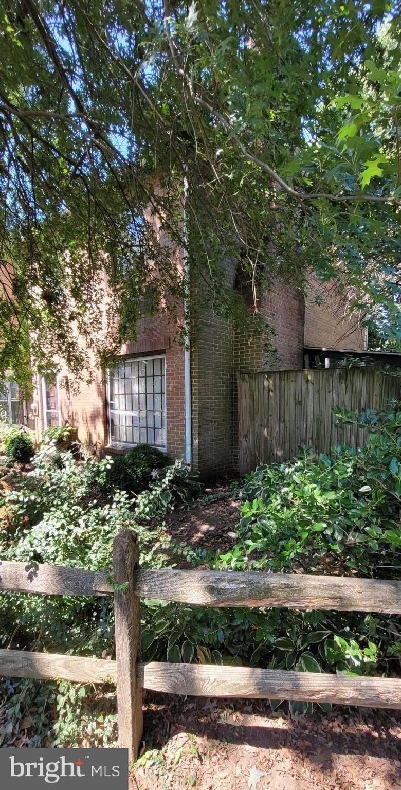 Hickory Ln, Hagerstown, MD 21740