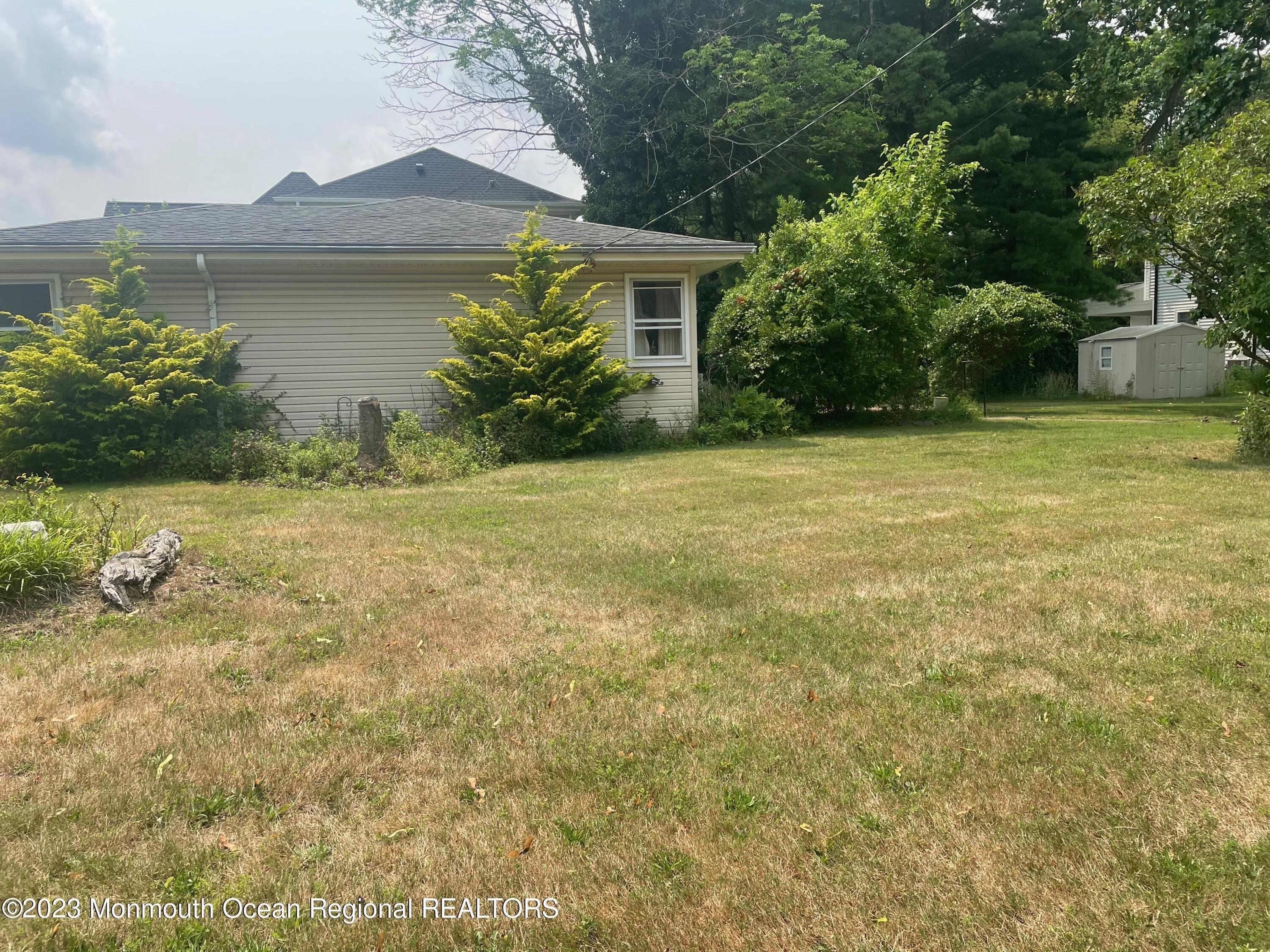 Oxford Ave, Fair Haven, NJ 07704