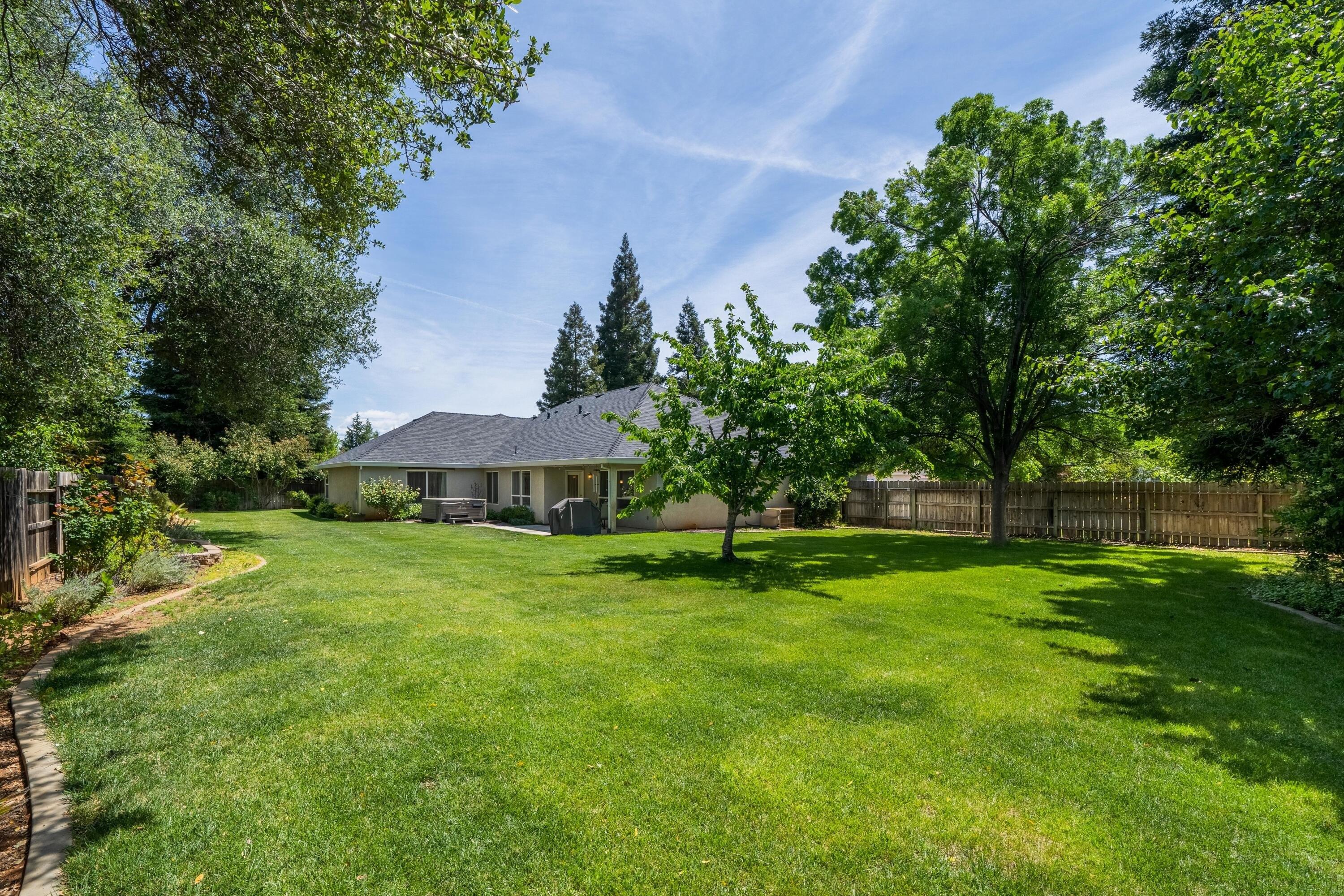 Western Oak Dr, Redding, CA 96002