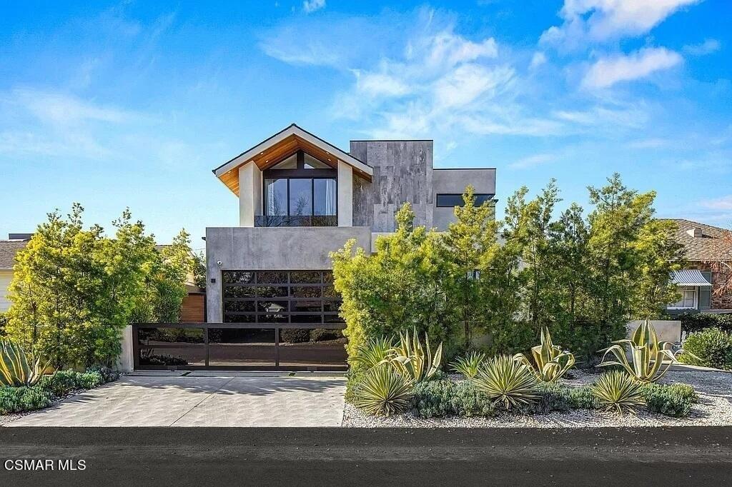 Simpson Ave, Valley Village, CA 91607