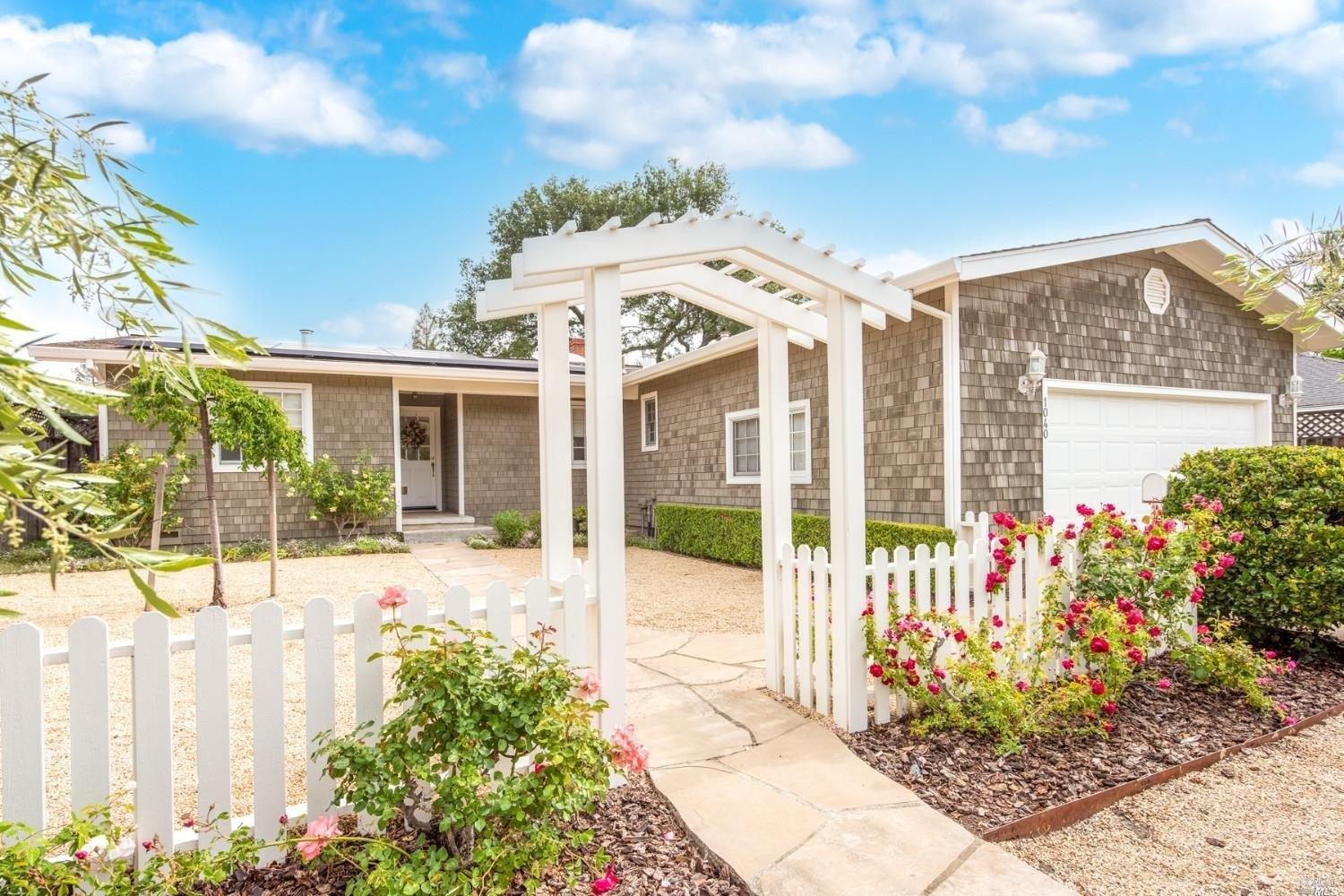 Valley View St, Saint Helena, CA 94574