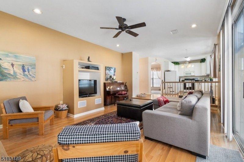 Kyle Dr, Phillipsburg, NJ 08865