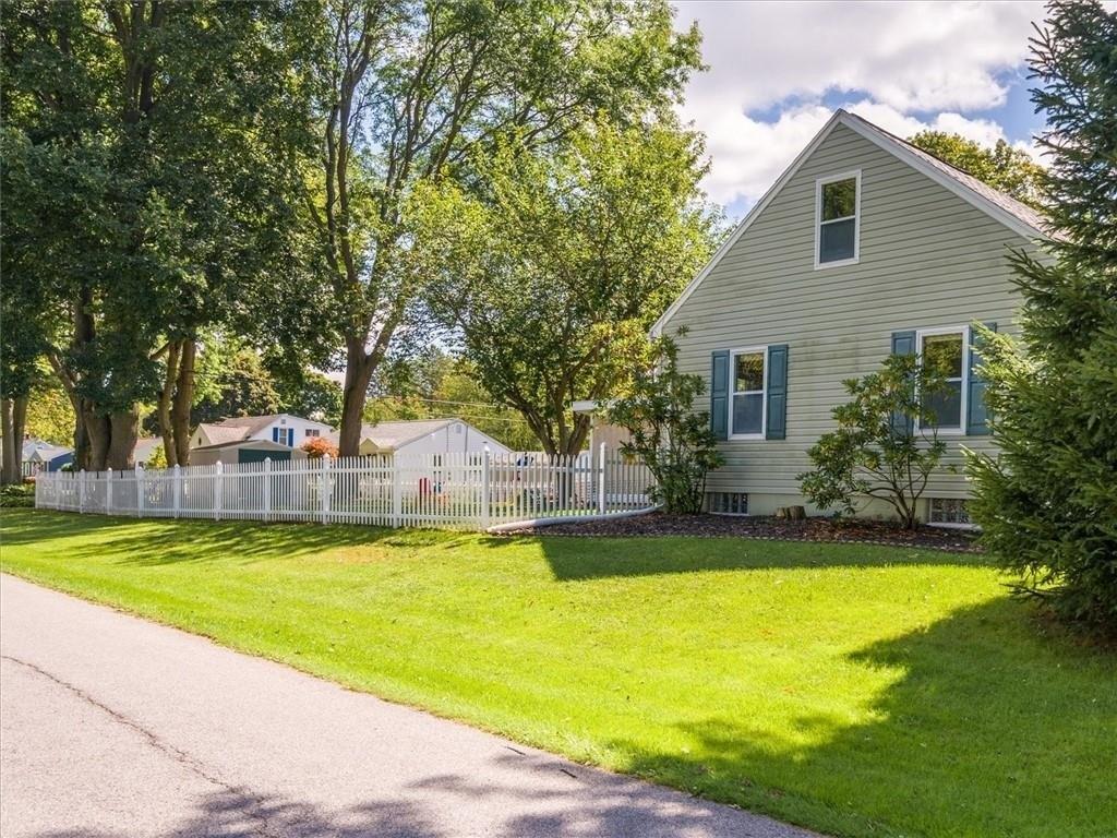 Jensen Dr, Rochester, NY 14624