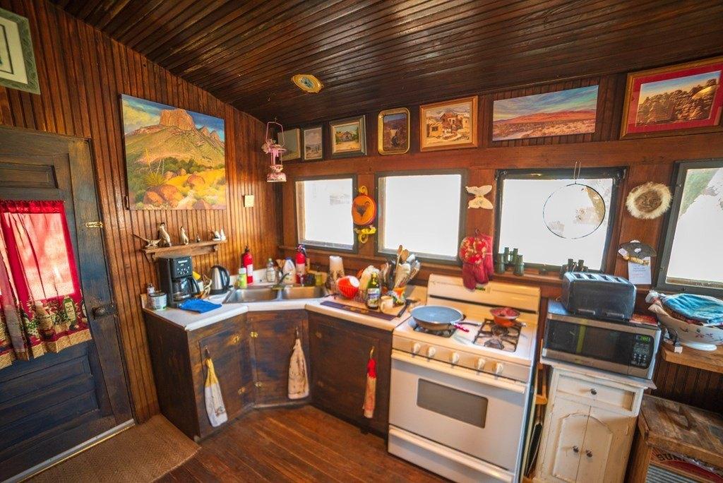 W Sul Ross Ave, Alpine, TX 79830