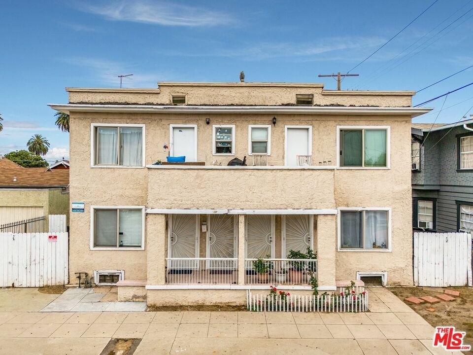 W 17th St, Los Angeles, CA 90019