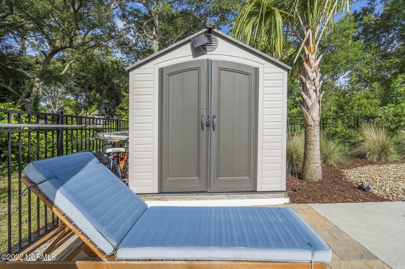 Ne 40th St, Oak Island, NC 28465