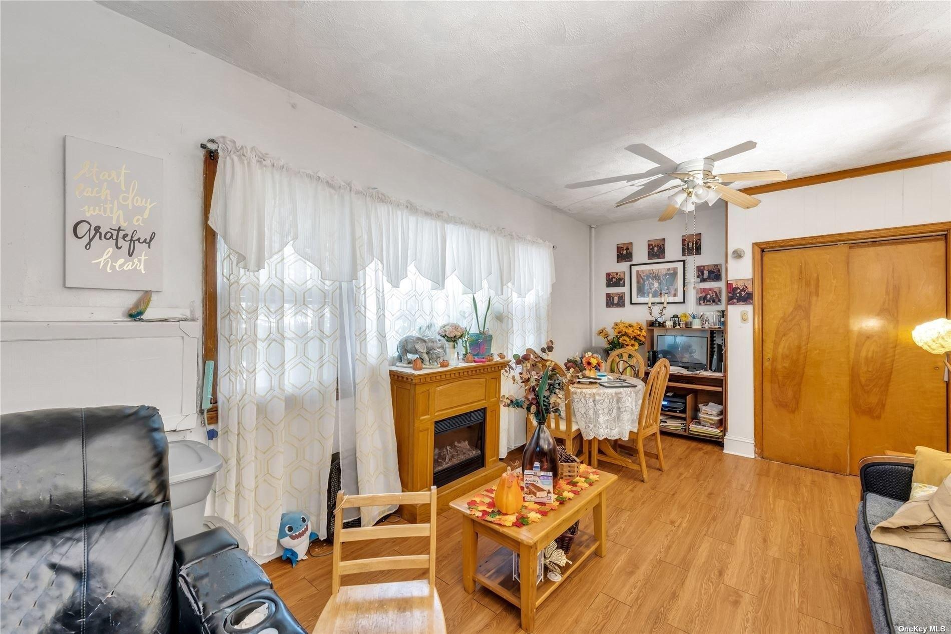 Pine St, Brooklyn, NY 11208