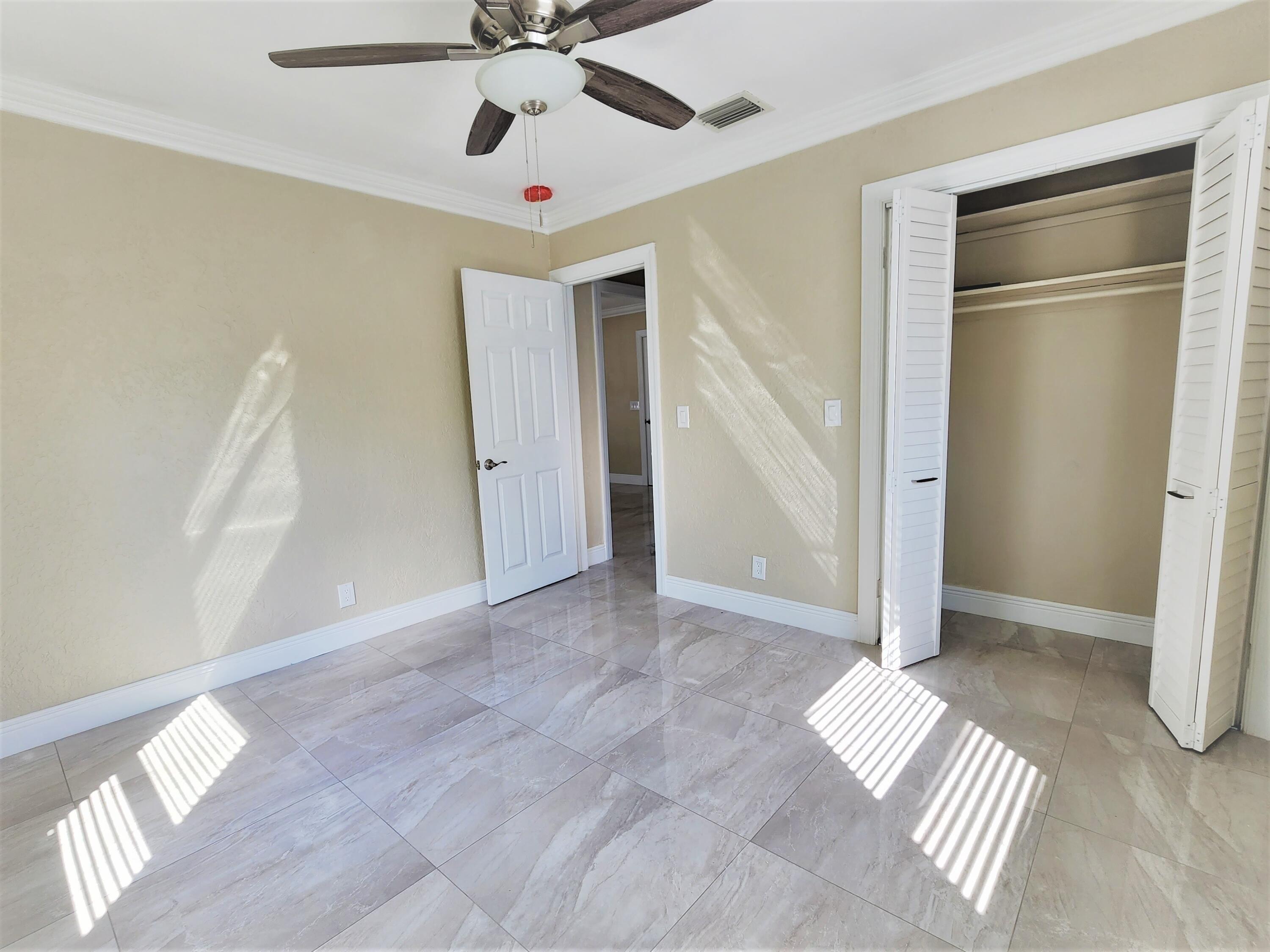 W 25th St, Riviera Beach, FL 33404