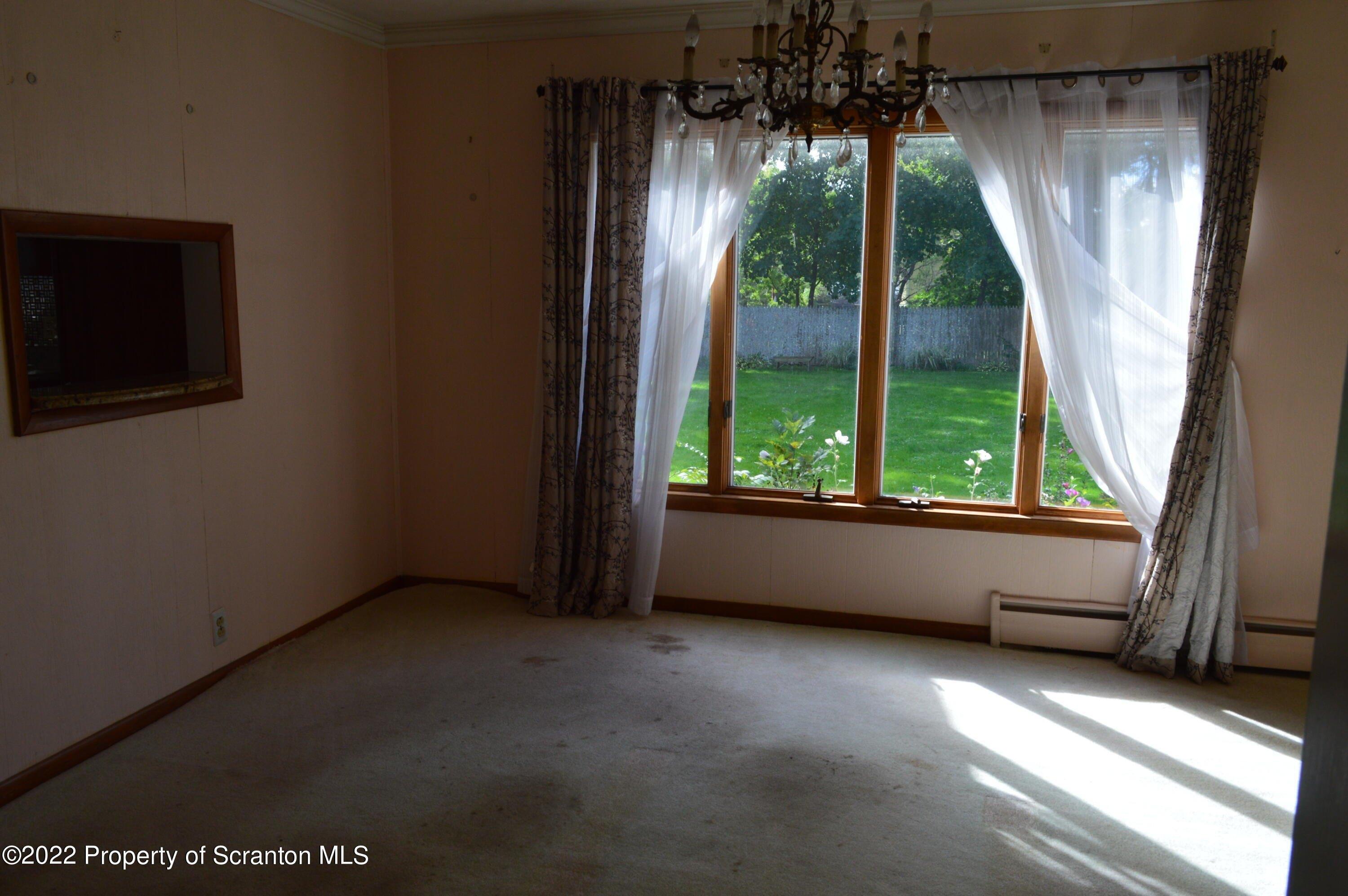 Hall Ave, Clarks Green, PA 18411