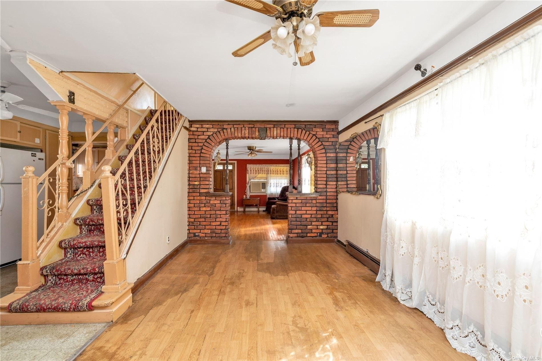 Davis St, East Rockaway, NY 11518