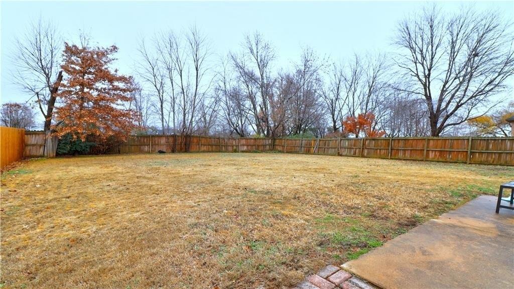 W Worthington Dr, Rogers, AR 72758