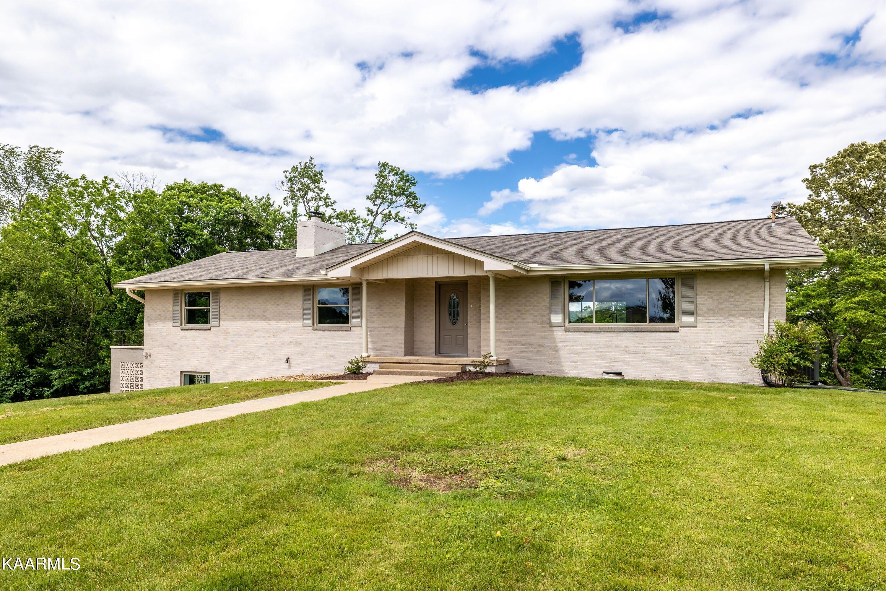 Evergreen Cir, Lenoir City, TN 37772