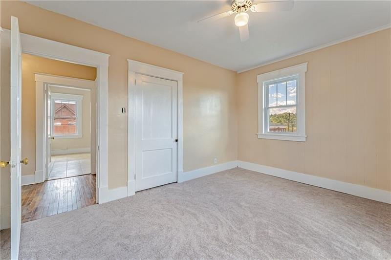 Corbet St, Tarentum, PA 15084