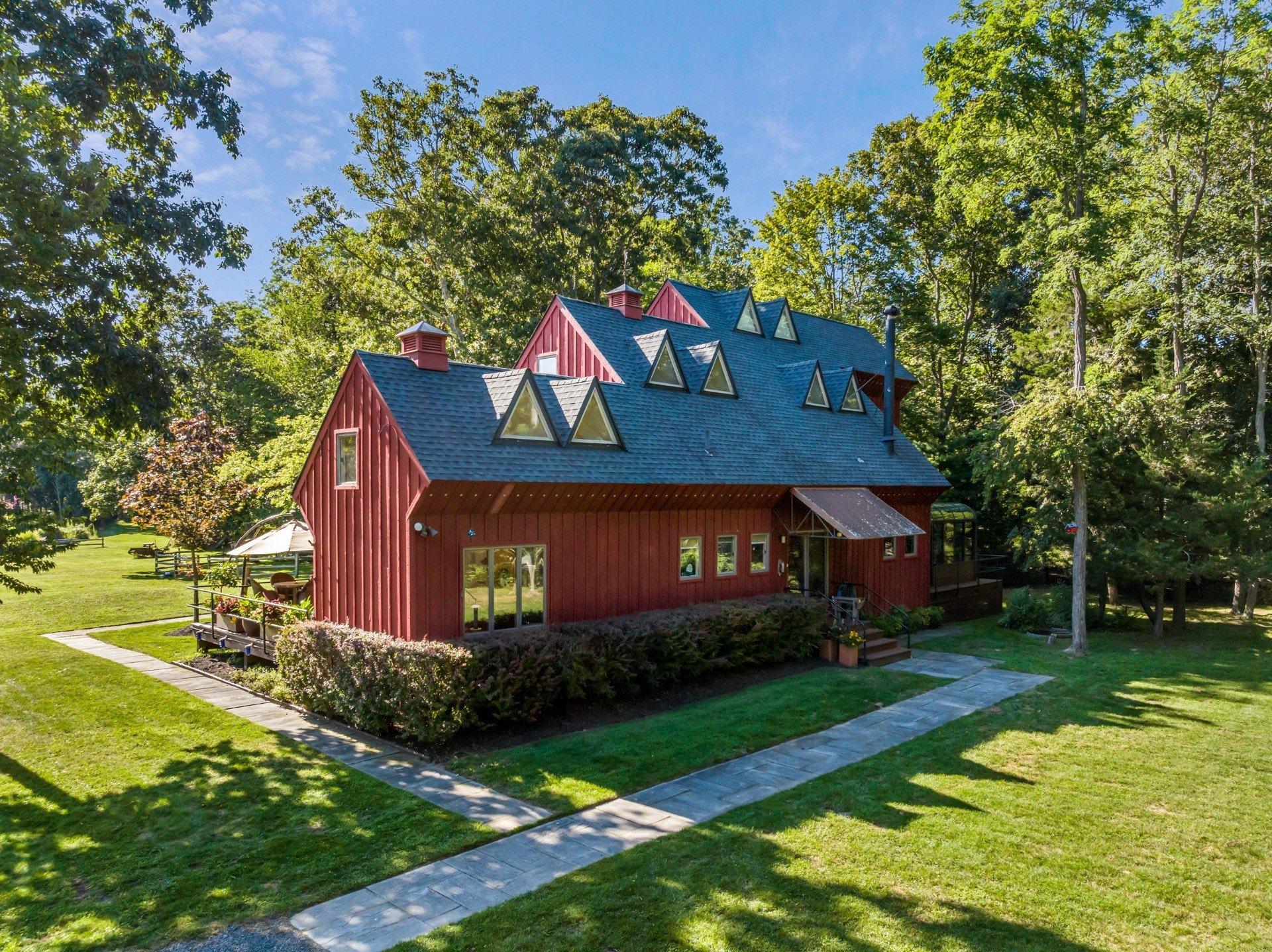 Bond Ln, Brookhaven, NY 11719