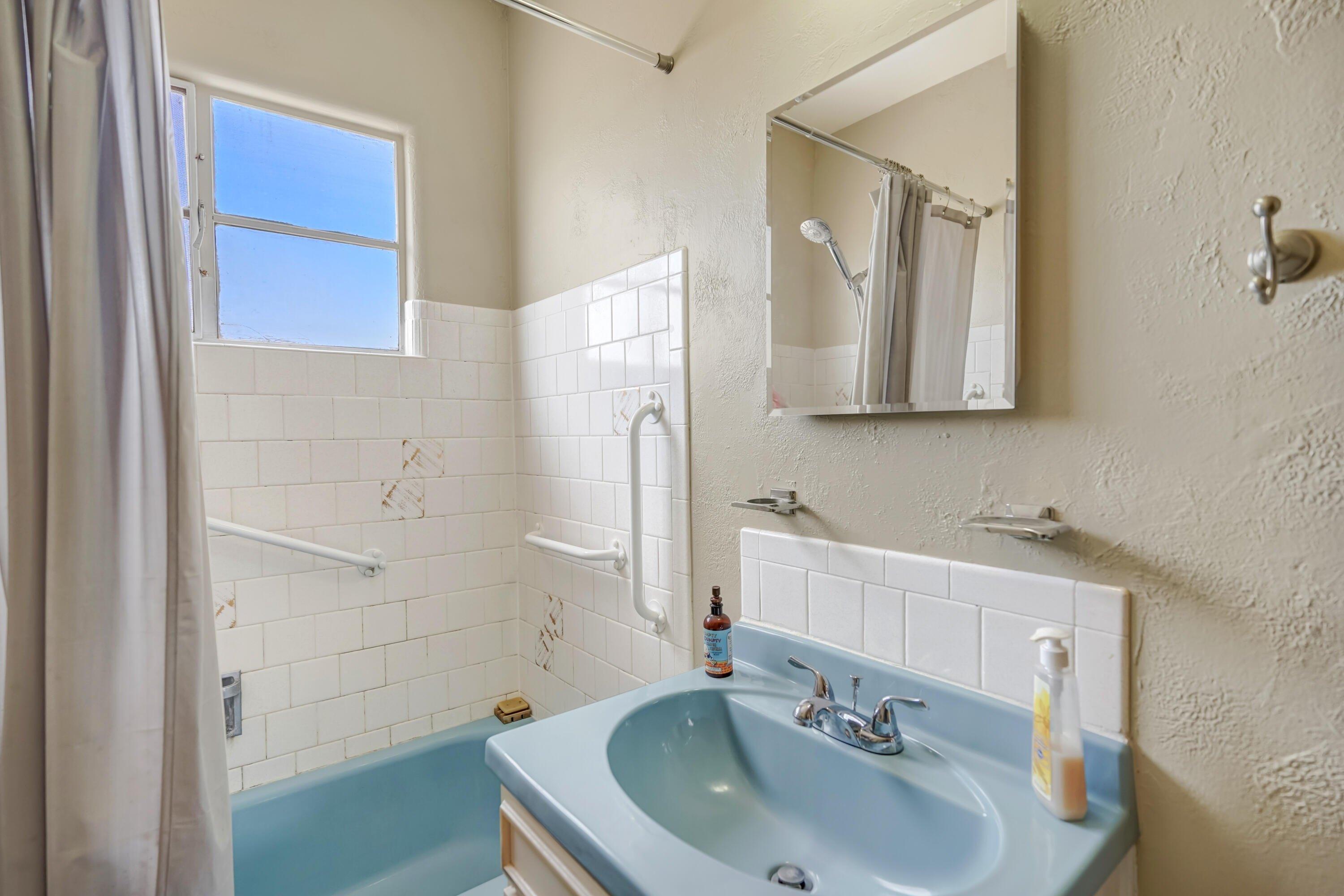 Lester Dr Ne, Albuquerque, NM 87112