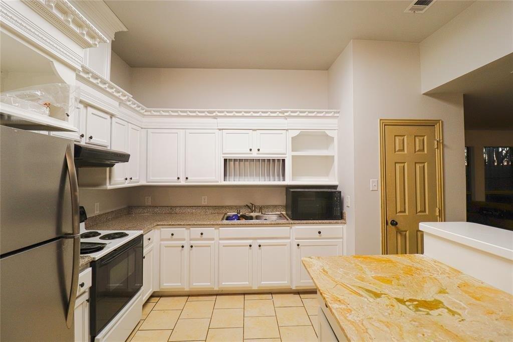 Benavides Dr, Dallas, TX 75217