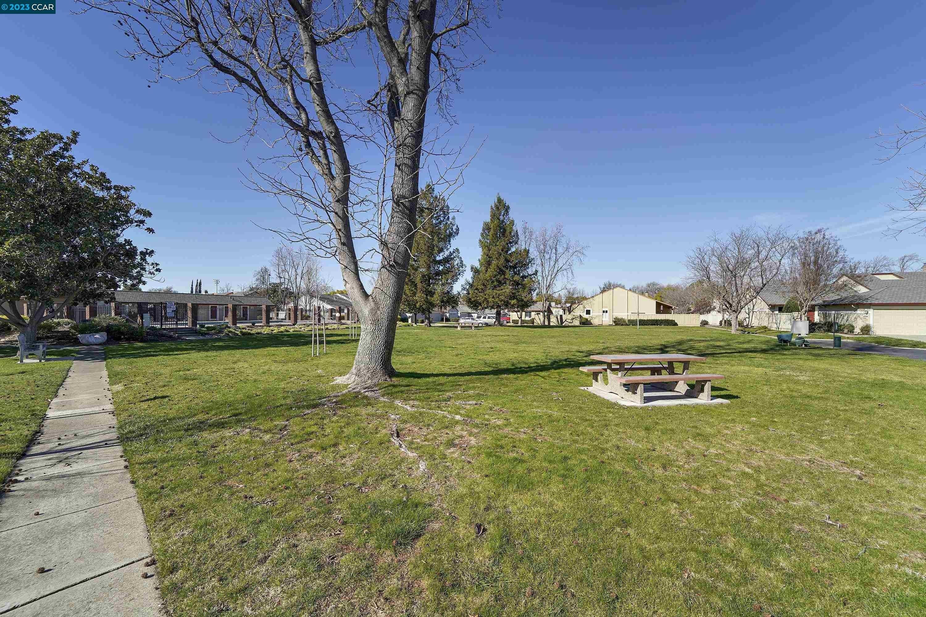La Corso Dr, Walnut Creek, CA 94598