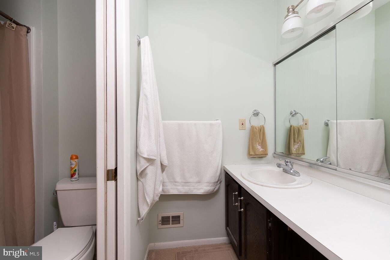 Twin Brooks Dr, Willow Grove, PA 19090