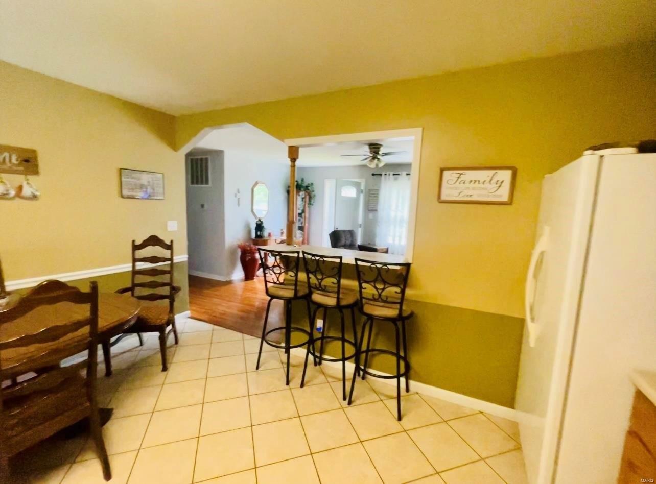 E Olive St, Scott City, MO 63780