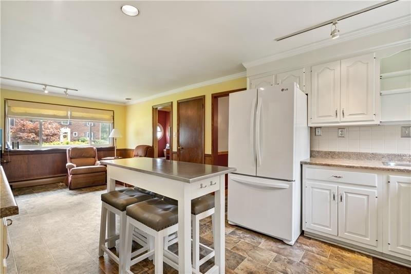 Scott Ave, Glenshaw, PA 15116